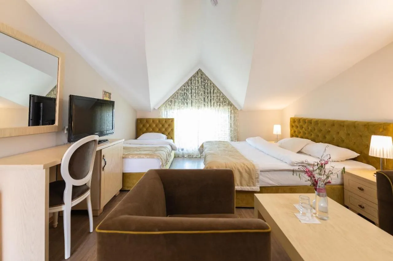 Vila Arber Golem  Maison d'hôtes Golem (Tirana)